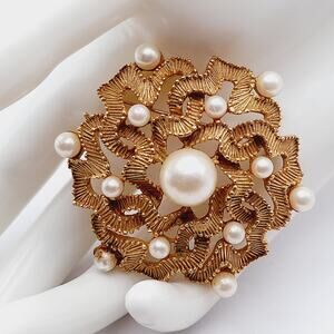 Vintage Faux Pearl Gold Tone Textured 2 1/4 Inch Brooch